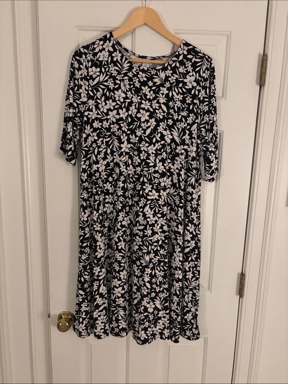 Old Navy Black and White Floral Midi Dress